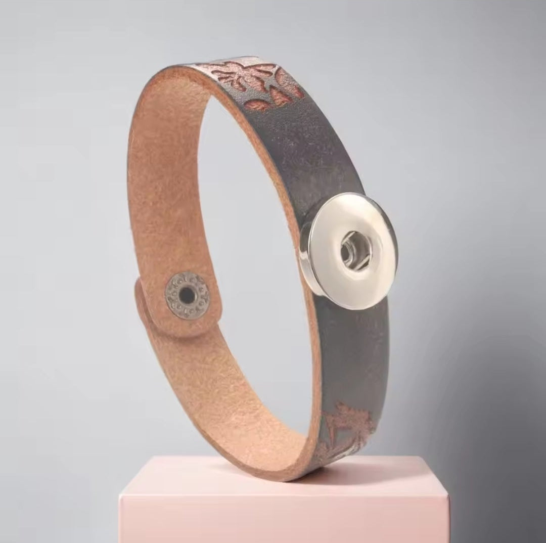 Leather Carved Snapz Bracelet